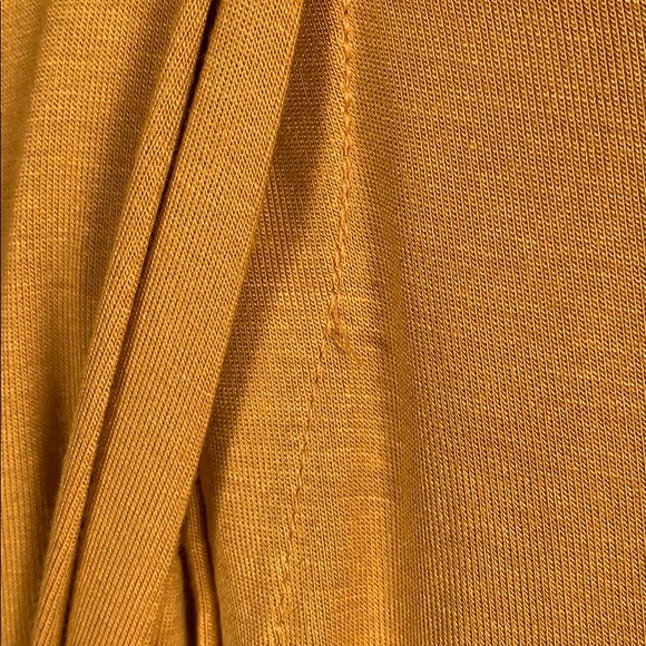Medium Cable & Gauge mustard gold 3/4 sleeves - Picture 5 of 5